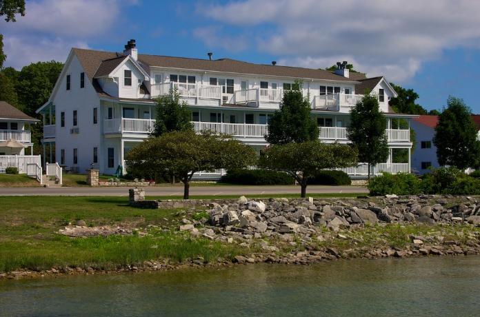 Edgewater Resort Іфреім Екстер'єр фото